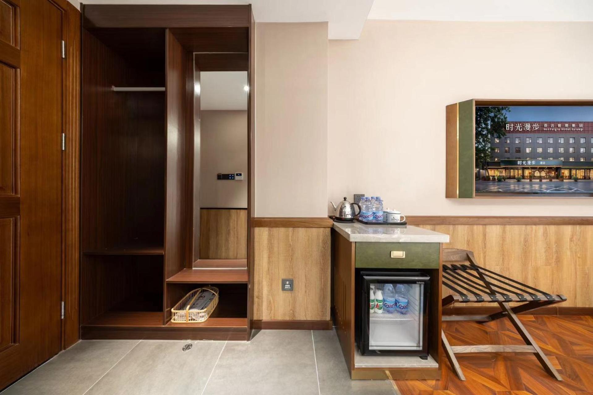 Nost Algia Hotel Near Beijing Panjiayuan Antique Market- Beijing Happy Valley, Cbd, China Zun And Sanlitun, Tian'Anmen Square, Free Ice Cream, Mineral Water, Coffee, Snacks And Laundry Service, Free Gymnastic, English Communication Well Luaran gambar